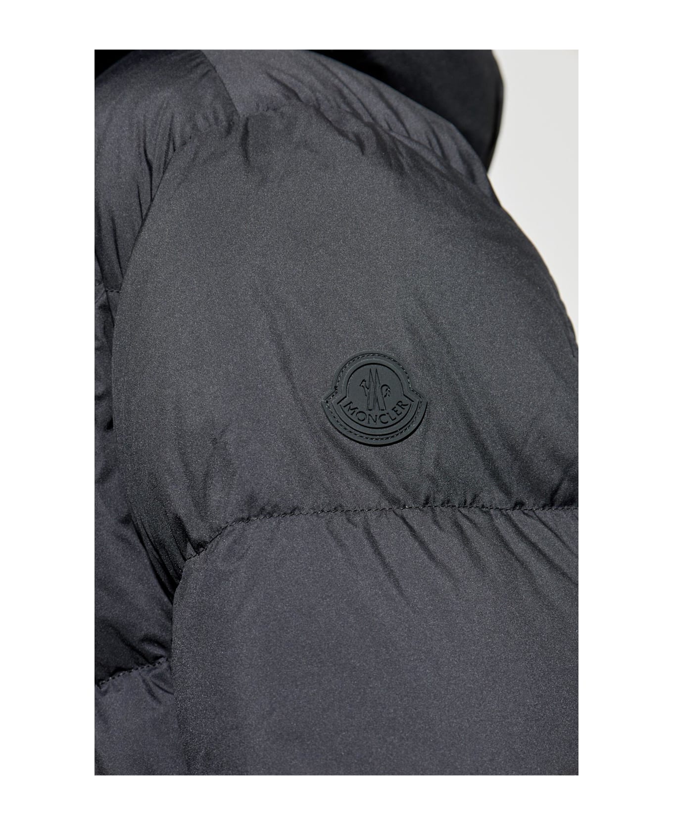 Moncler Down Jacket 
forez
 - Black