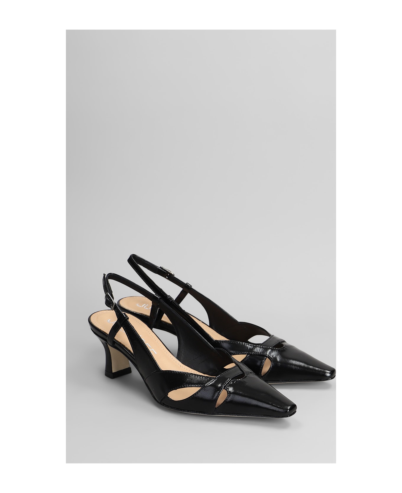 Julie Dee Pumps In Black Leather - black