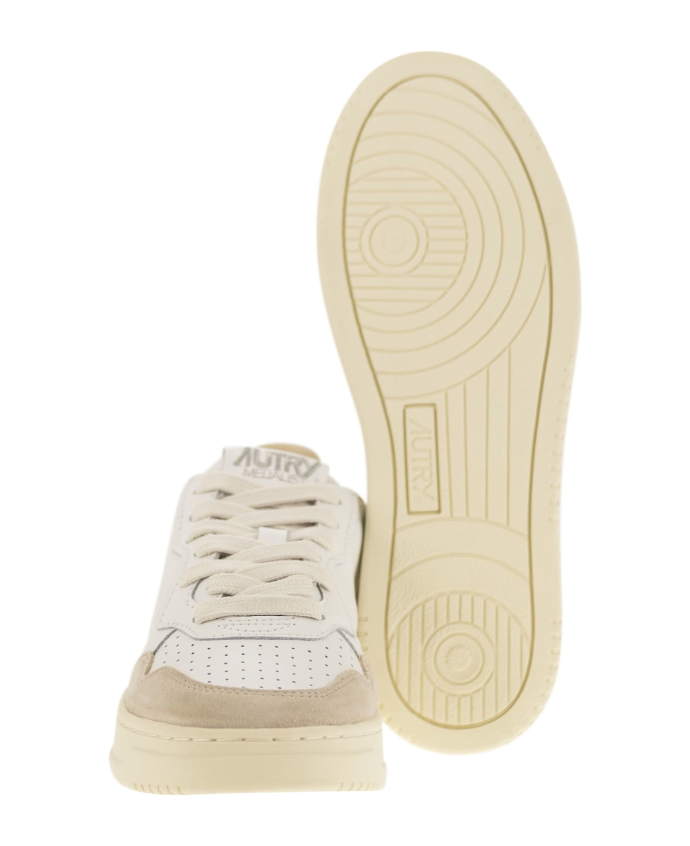 Autry Medalist Low - Leather Sneakers - White/silver