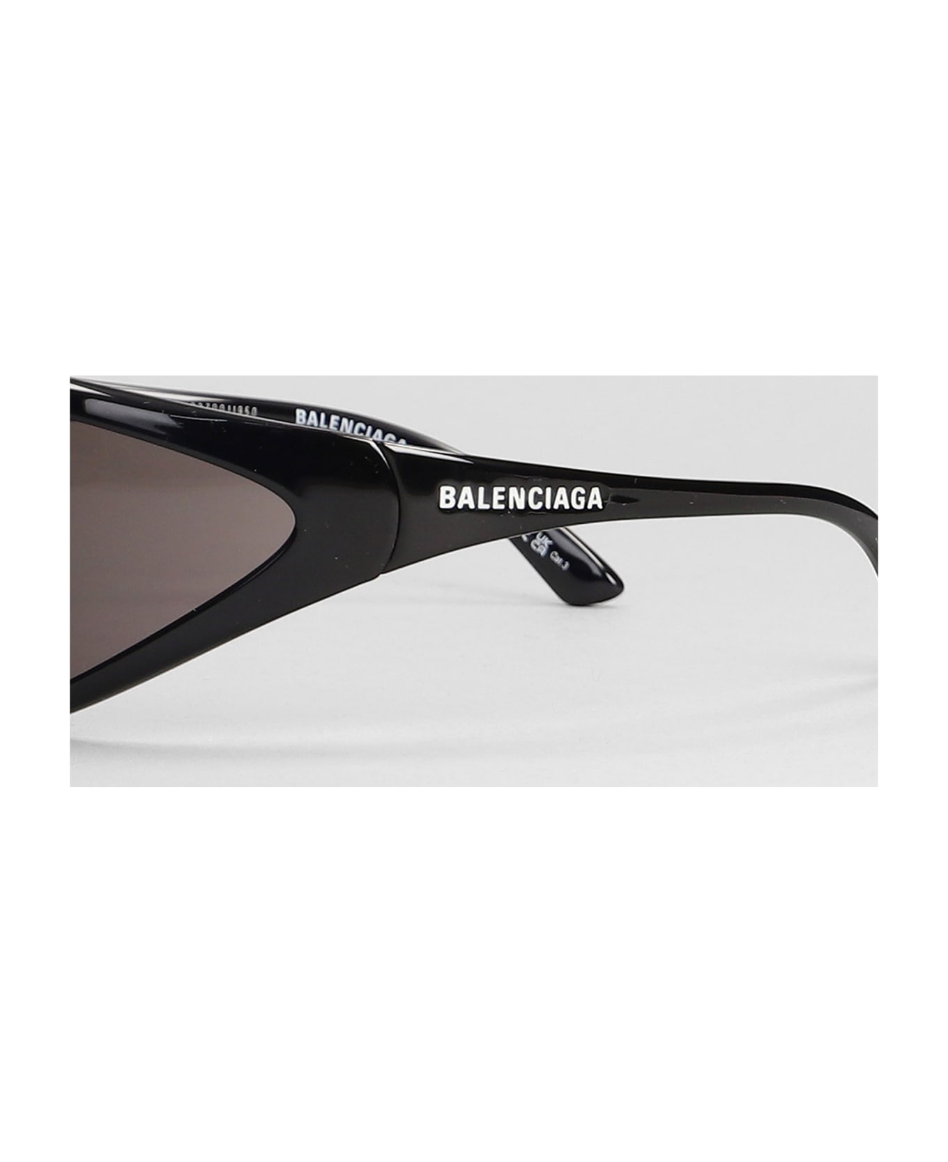 Balenciaga Eyewear '90s Oval' Sunglasses With Engraved Logo In Nylon - black アイウェア