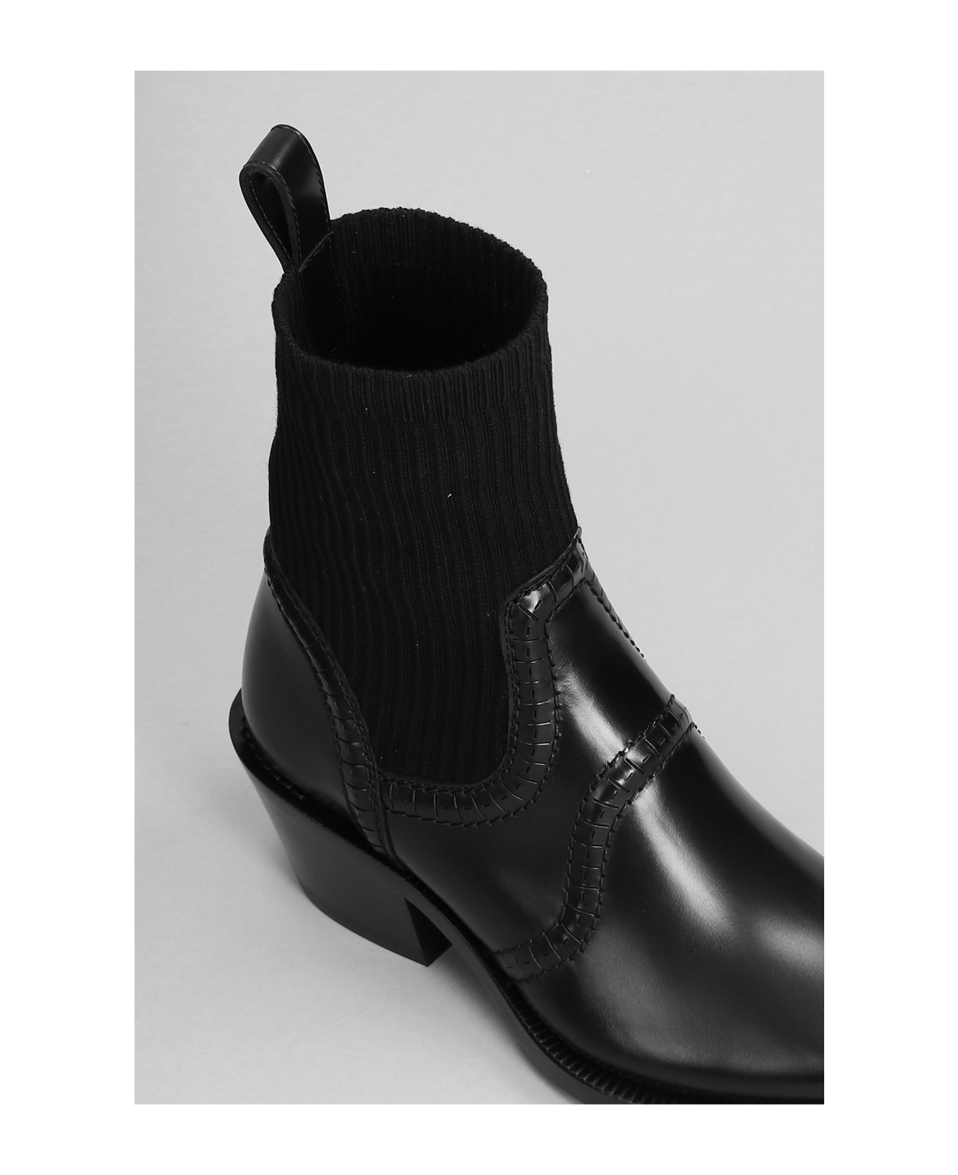 Chloé Nellie Low Heels Ankle Boots In Black Leather - black