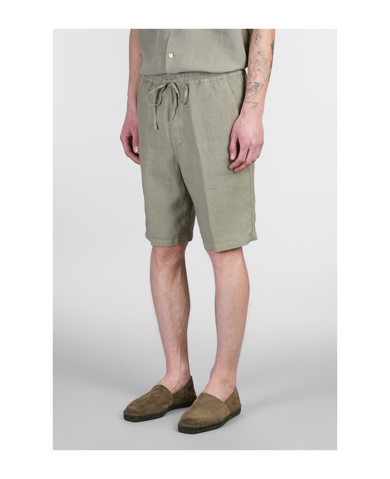 120% Lino Shorts In Green Linen - green
