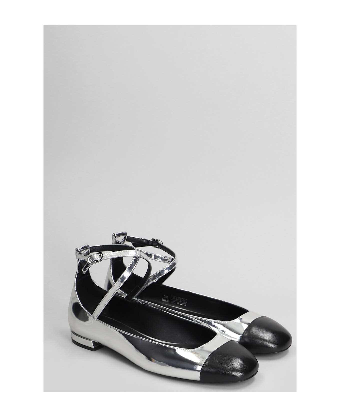 Stuart Weitzman Eden Ballet Flats In Silver Leather - silver