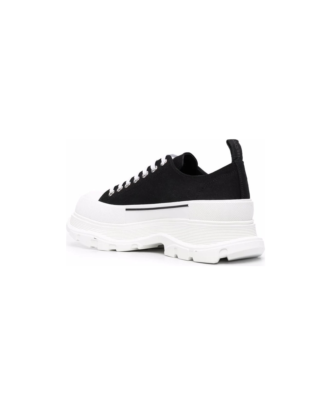 Alexander McQueen Tread Slick Lace Up Shoes In Black And White - Black