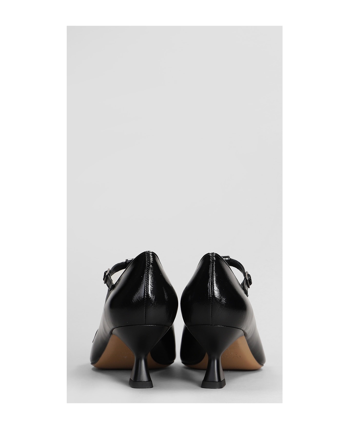 The Seller Pumps In Black Patent Leather - black