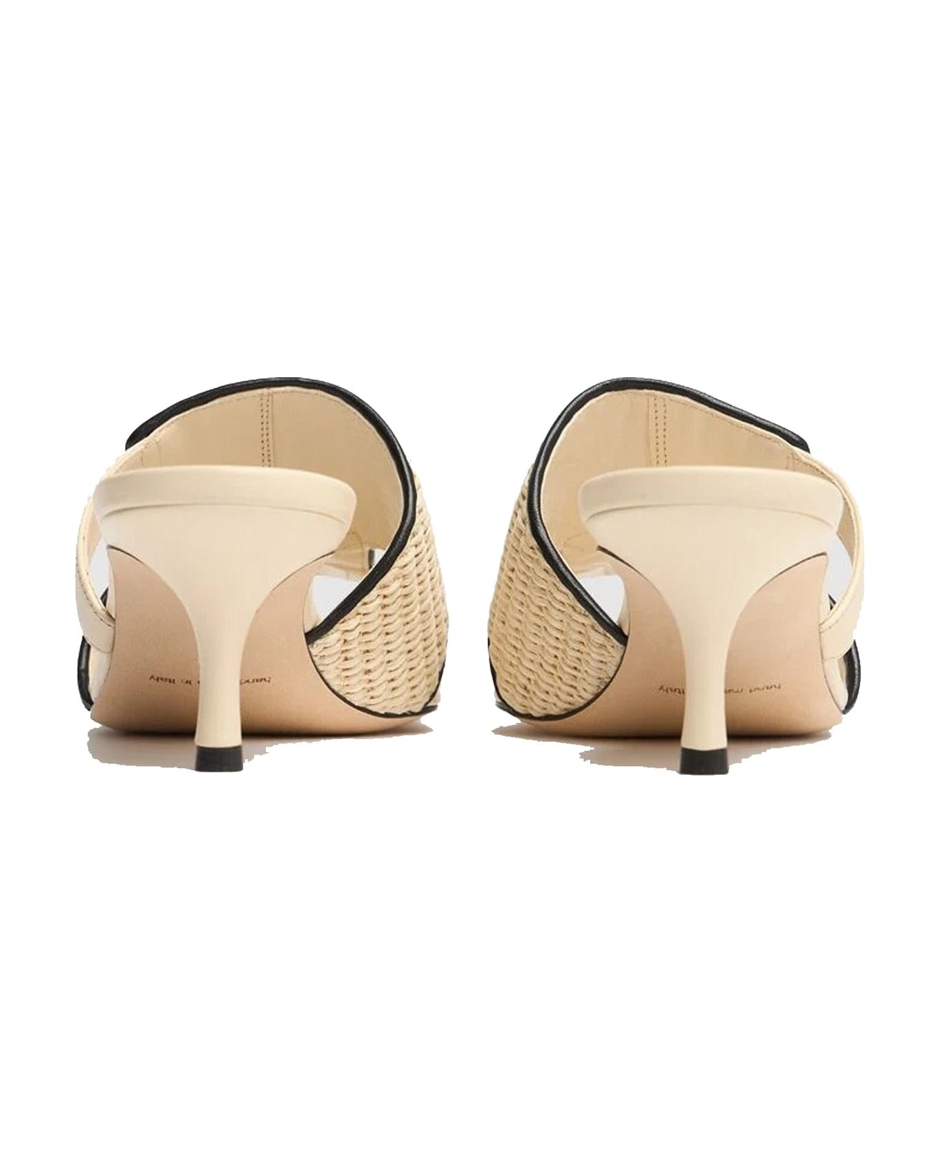 Manolo Blahnik Fabiolamu 50 Sandals - Beige