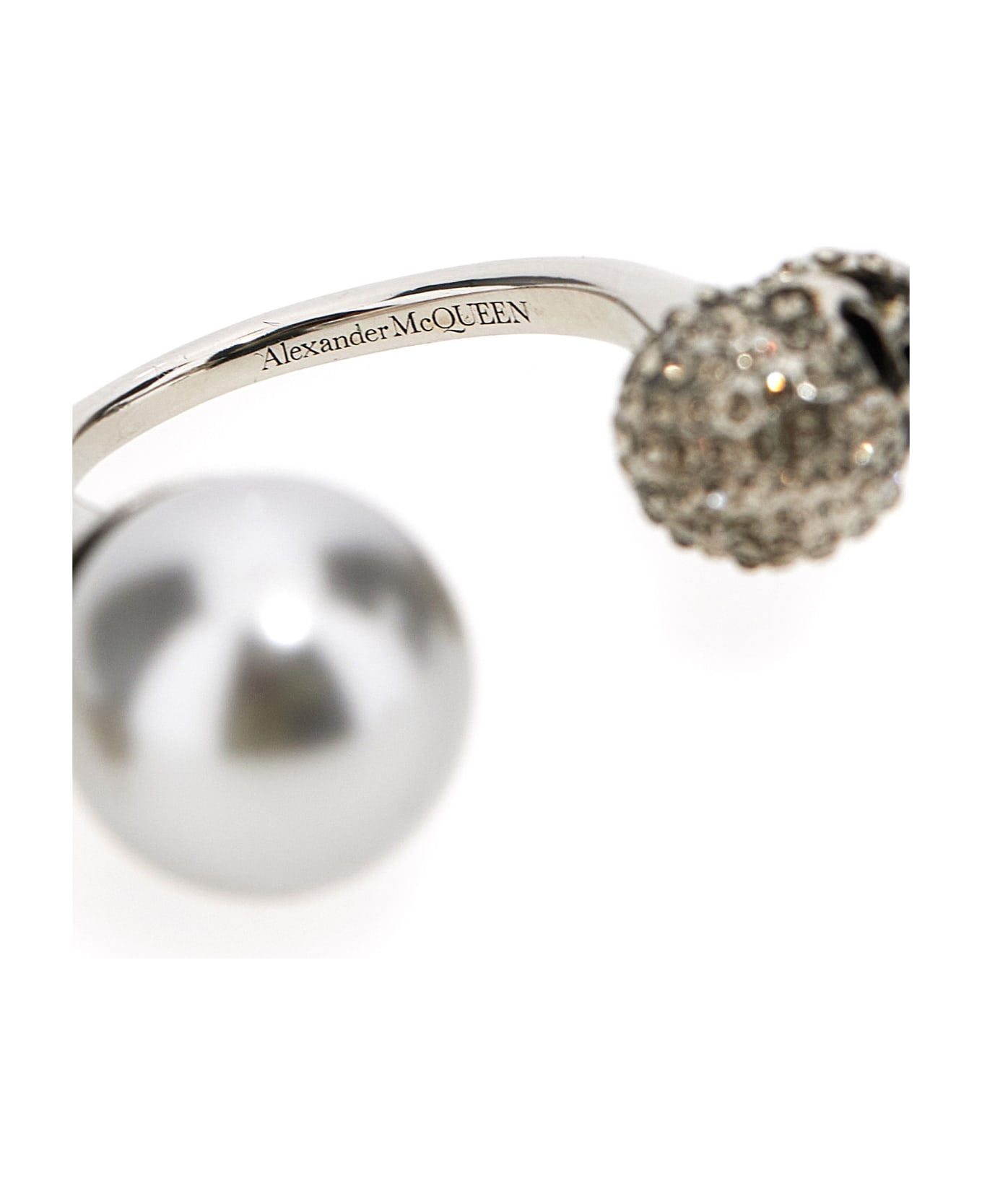 Alexander McQueen Antiqued Silver Double Pearl Skull Ring - Argento