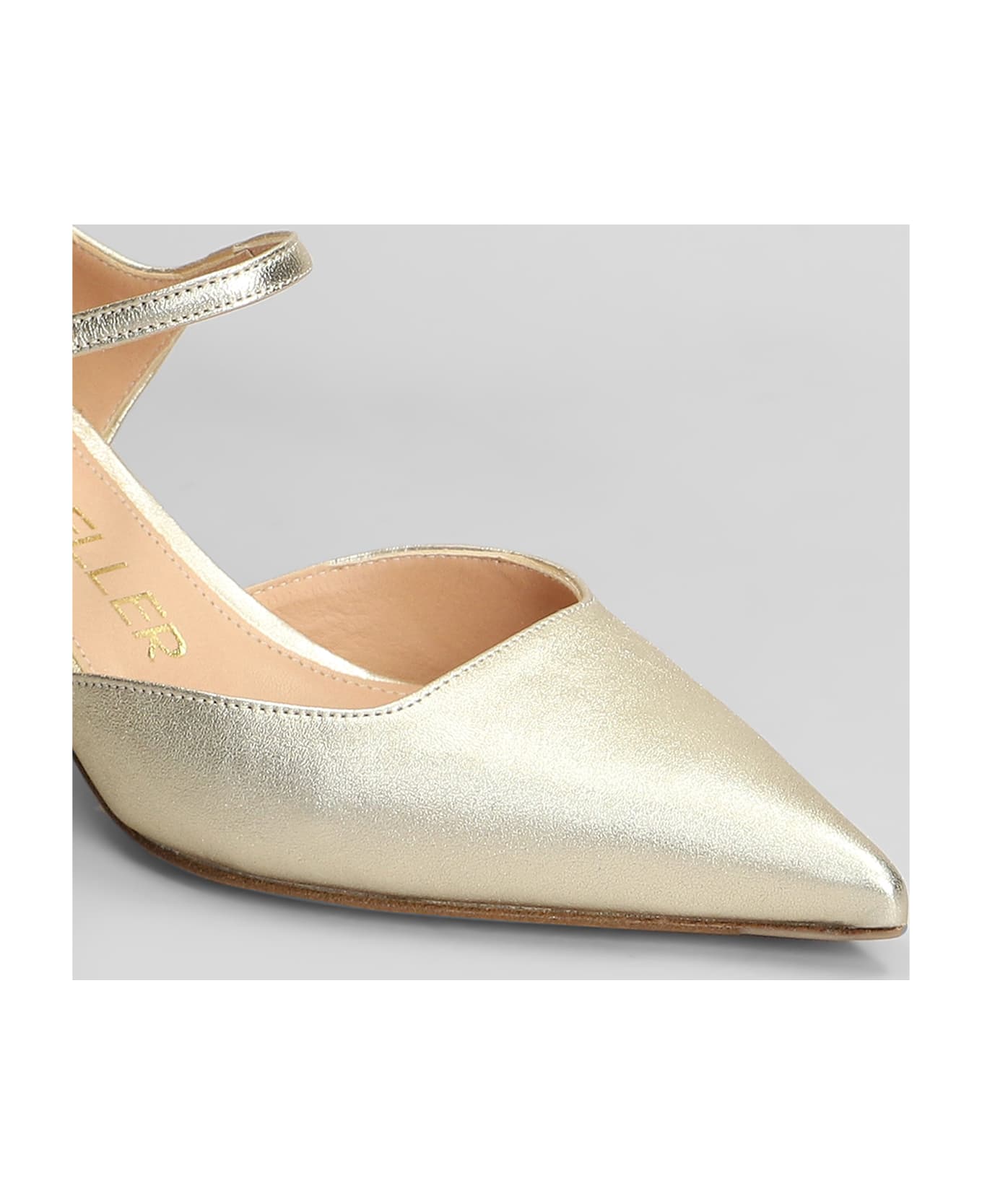 The Seller Pumps In Platinum Leather - platinum