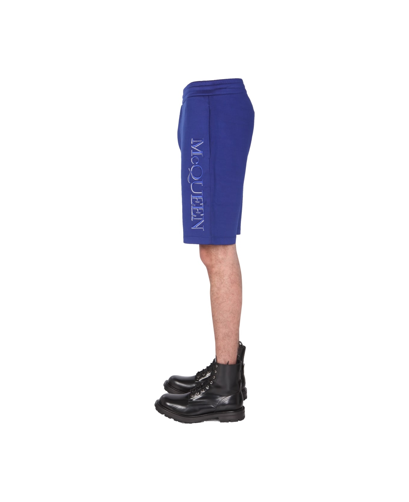 Alexander McQueen Shorts With Embroidered Logo - BLUE