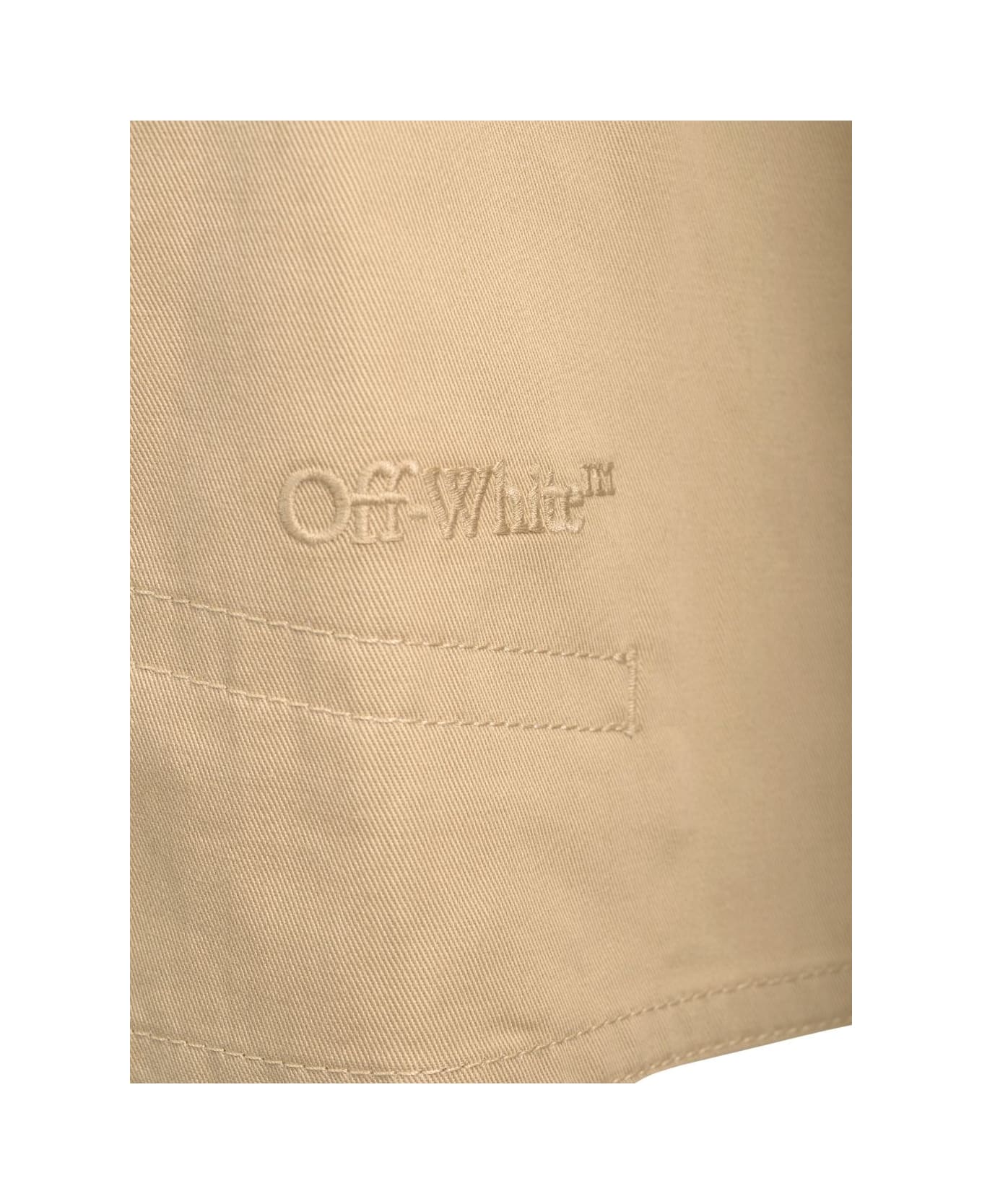Off-White Cargo Shorts - Beige