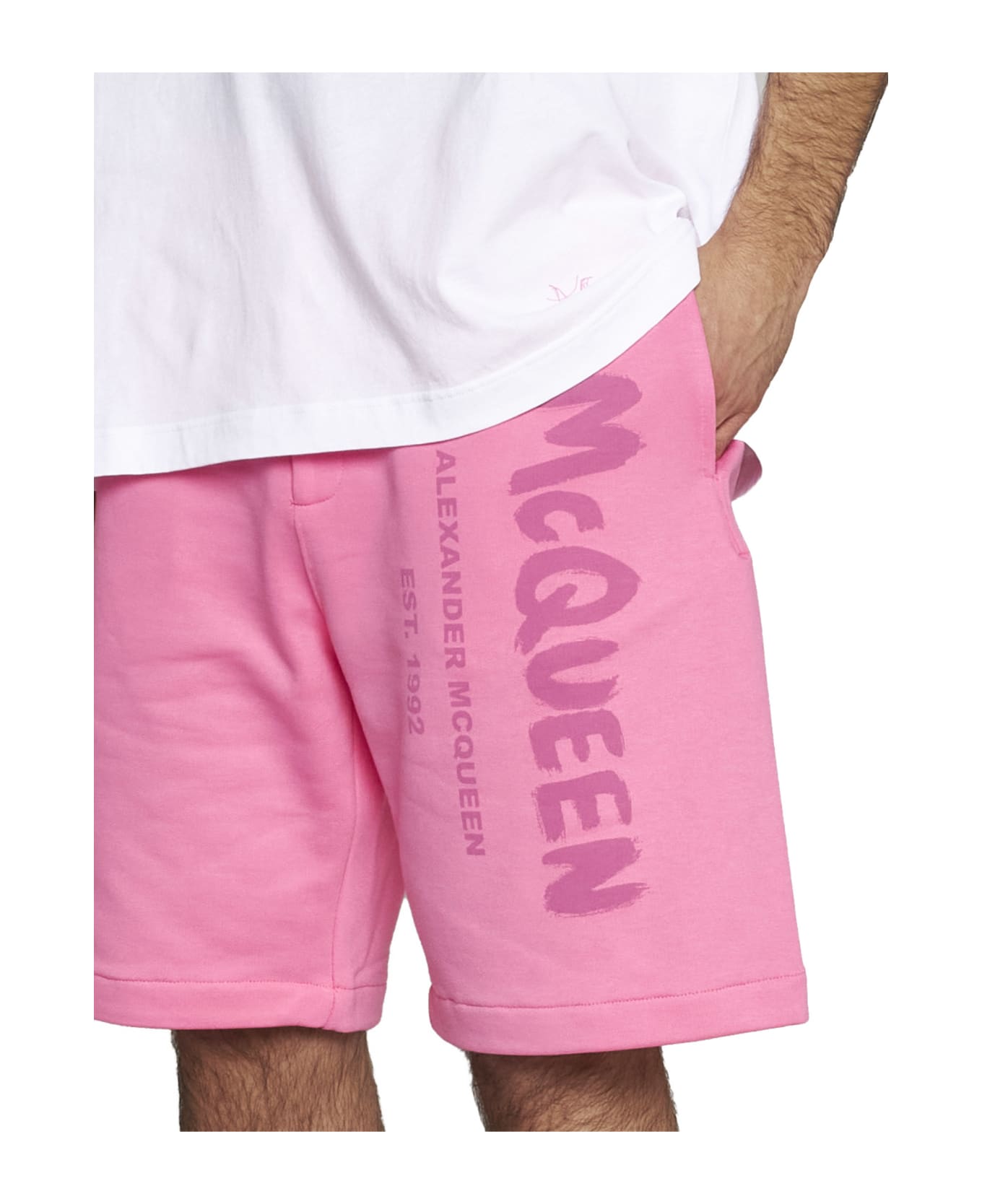 Alexander McQueen Bermuda Shorts With Graffiti Logo Print - Sugar pink mix ショートパンツ