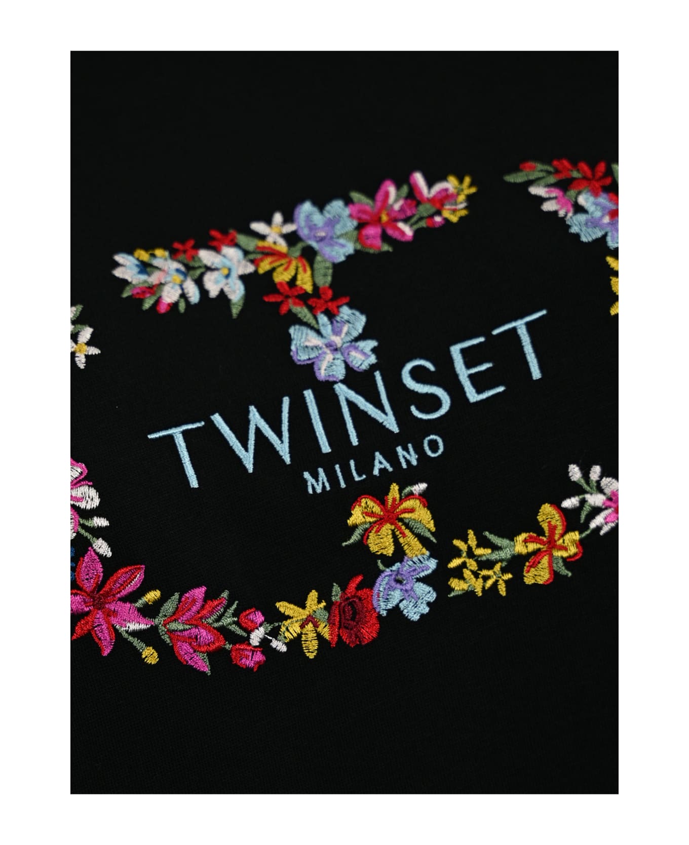 TwinSet T-shirt With Floral Embroidery - Nero