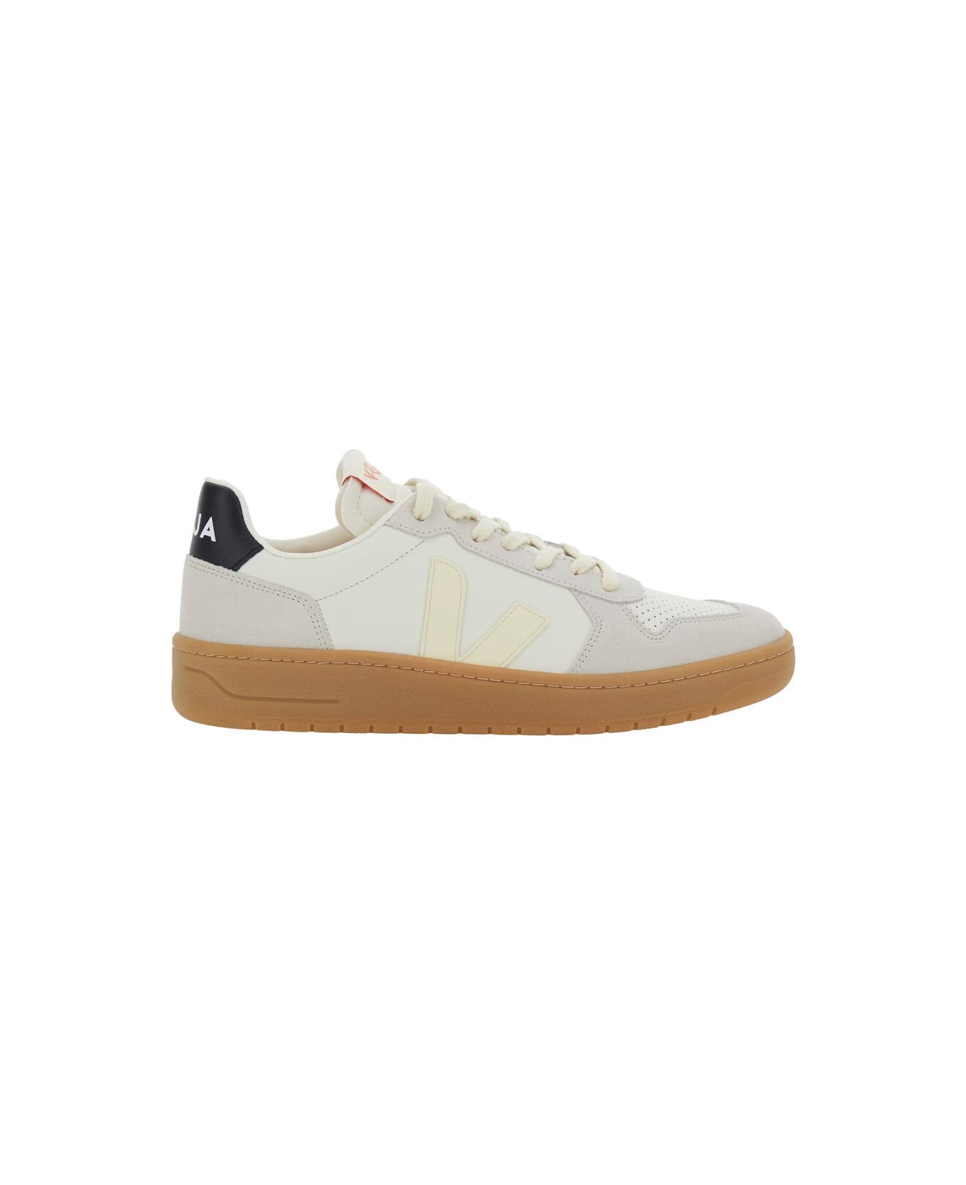 Veja 
v-82
 Grey Low Top Sneakers With Logo Patch On Tongue And Side And Logo Letteirng On The Heel In Leather Unisex - Grey