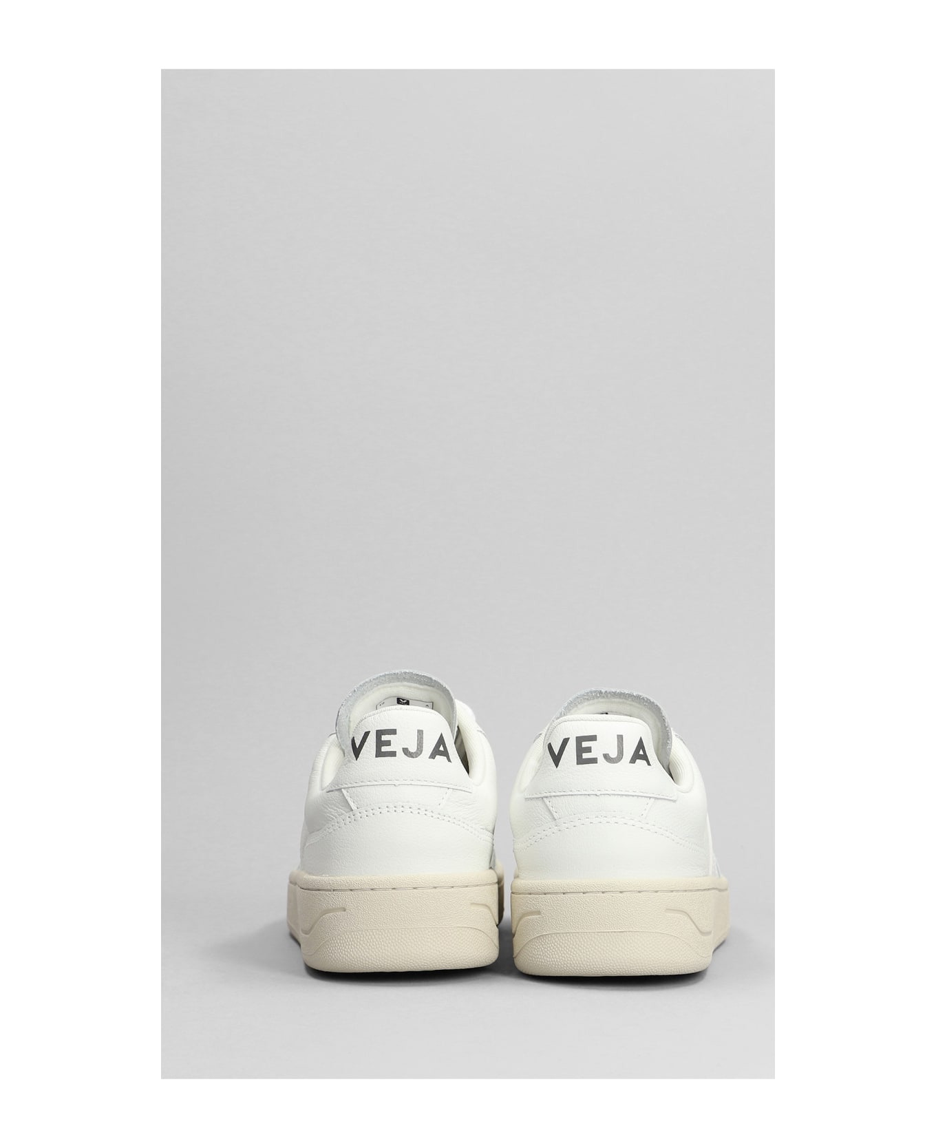 Veja V-90 Sneakers In White Leather - White