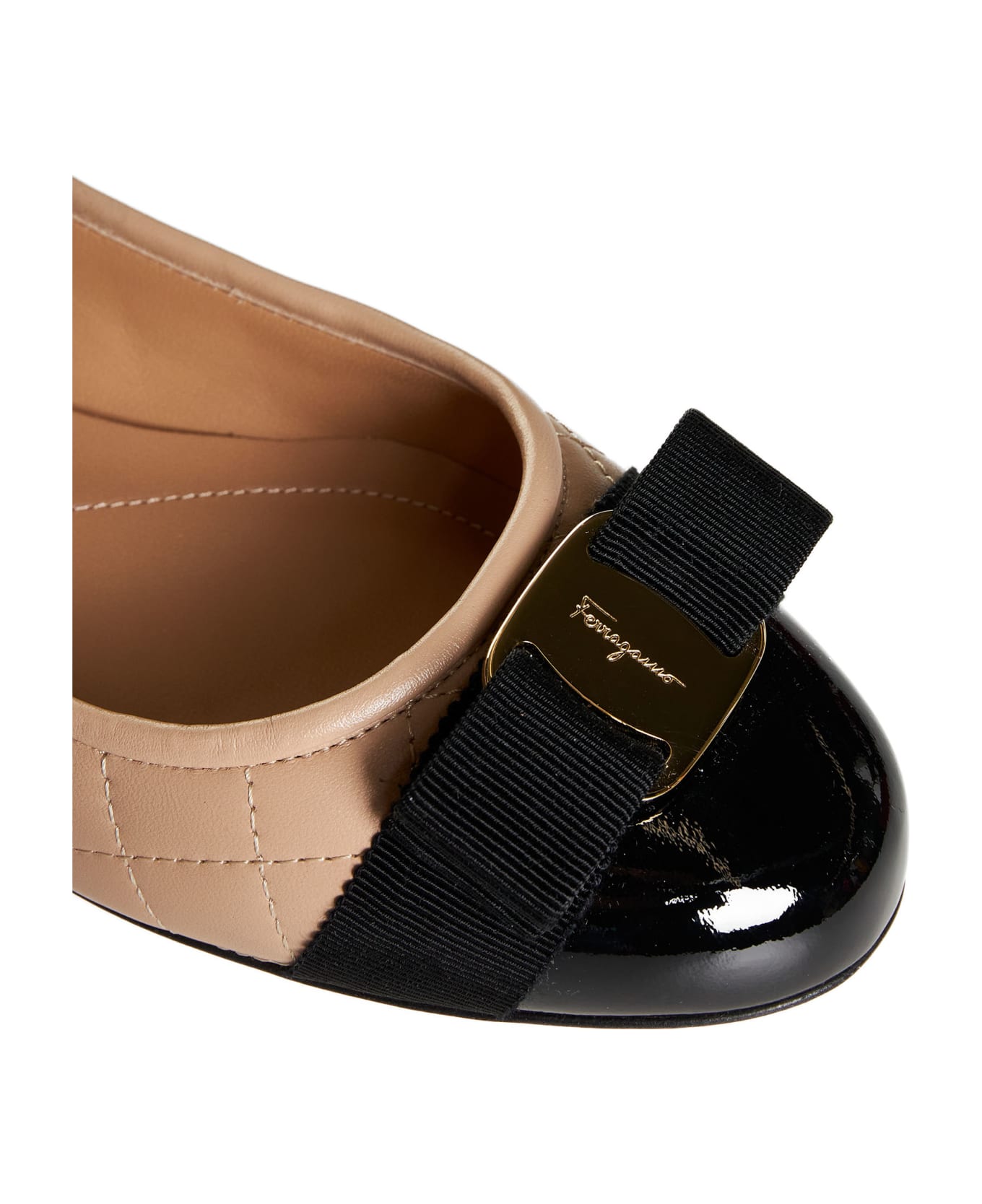 Ferragamo Flat Shoes - Nero || new bisque || nappa ne