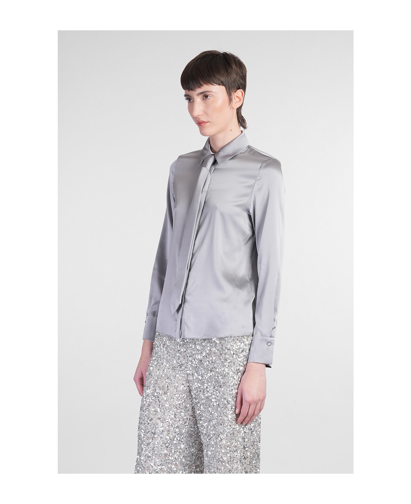 Alice + Olivia Brady Shirt In Grey Silk - grey