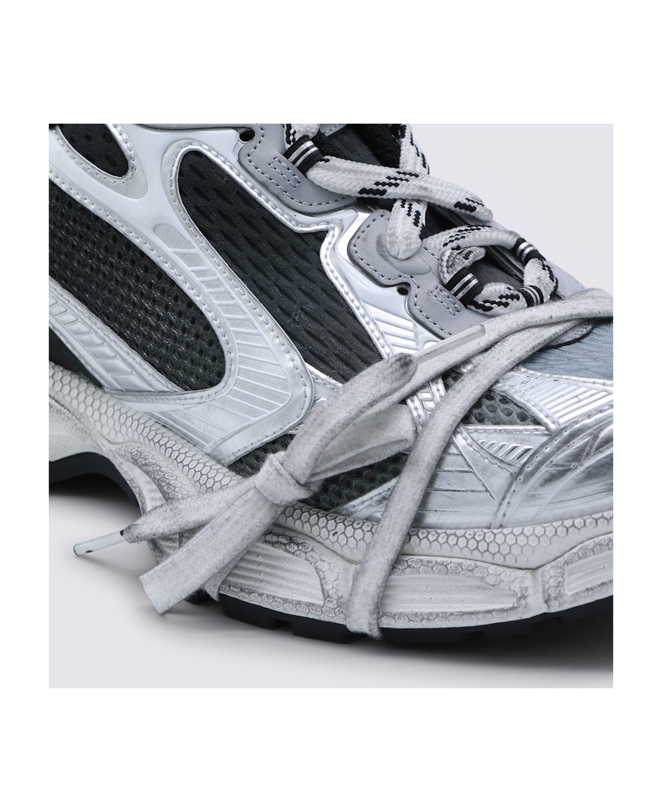 Balenciaga White And Black 3xl Gradient Sneakers - White