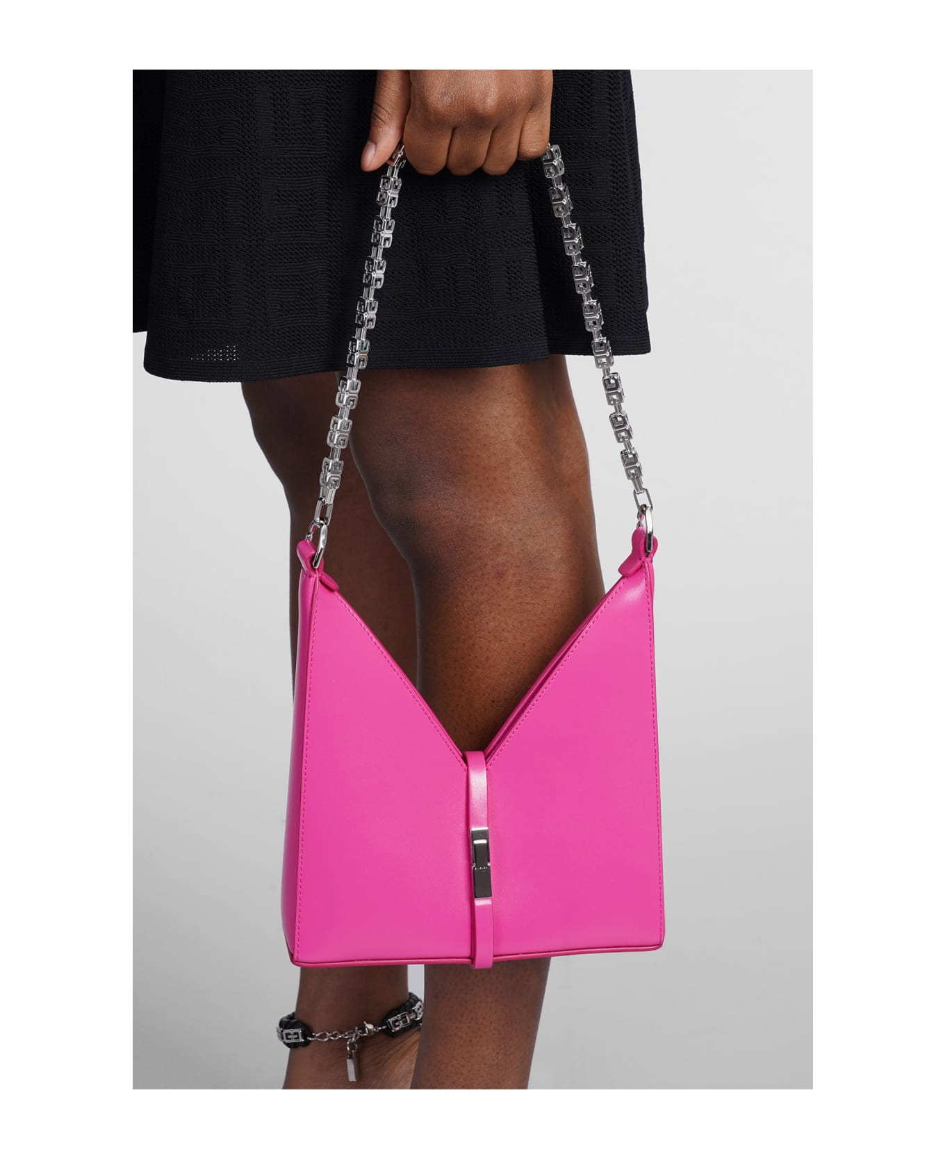 Givenchy Cut Out Shoulder Bag In Rose-pink Leather - rose-pink