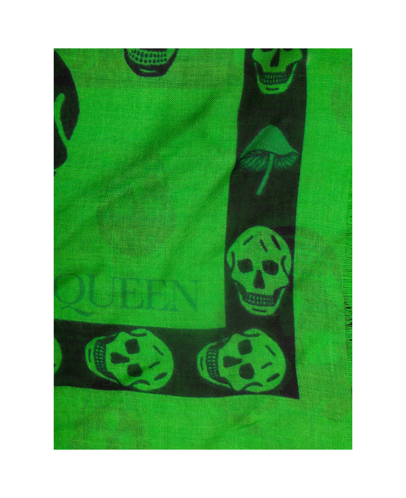 Alexander McQueen Green Scarf With Skull And Mushroom Print All-over In Modal Blend - Green スカーフ＆ストール