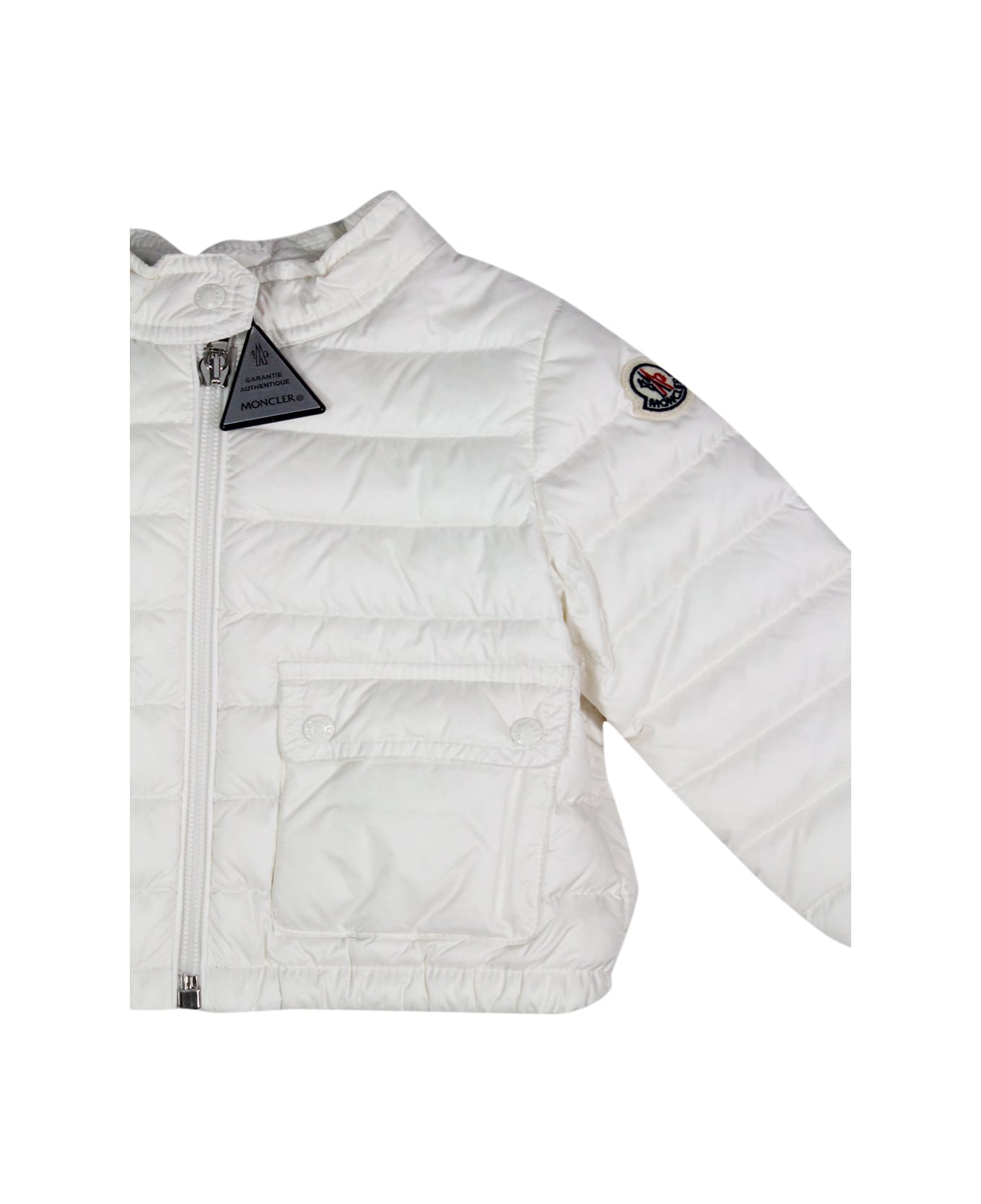 Moncler Lightweight 100 Gram Lans Long-sleeved Down Jacket With Front Zip Closure And Front Pockets. Logo On The Sleeve - White コート＆ジャケット