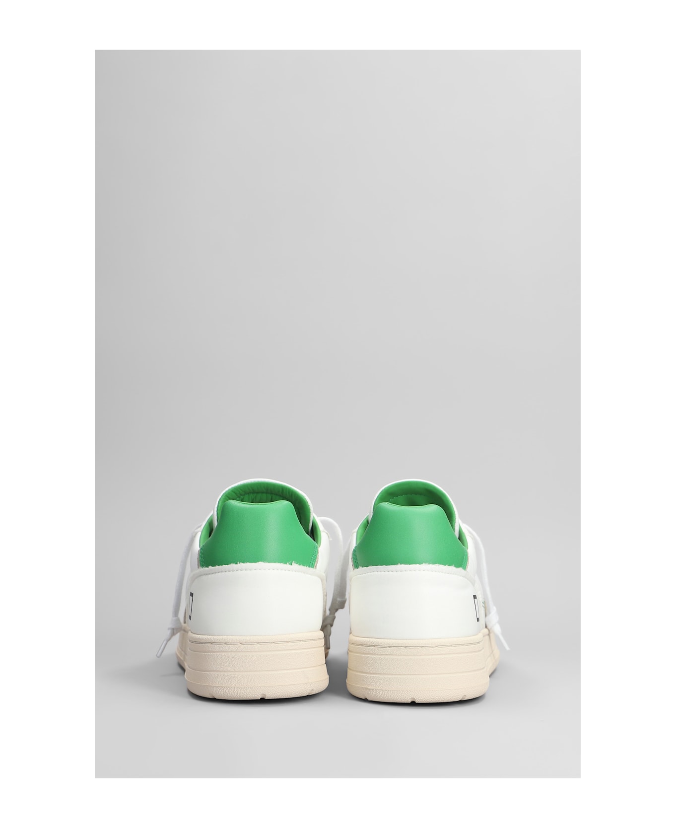 D.A.T.E. Court 2.0 Vintage Sneakers In White Suede And Leather - white