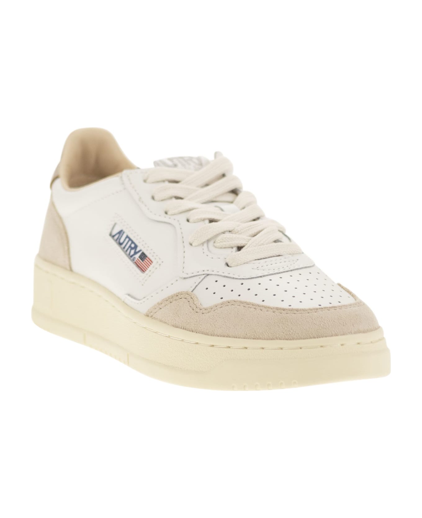 Autry Medalist Low Sneakers - White