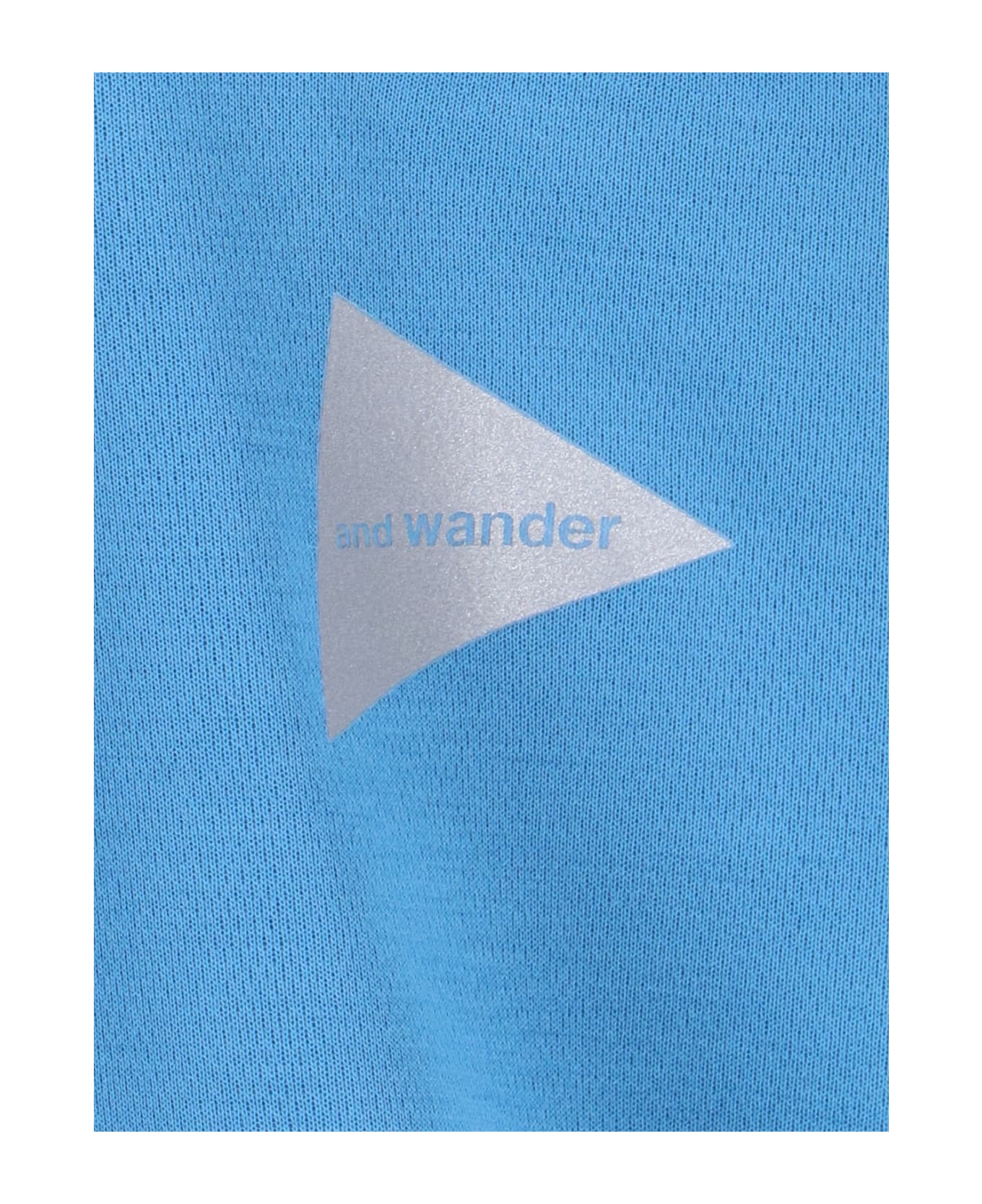 And Wander Pocket Detail T-shirt - Light Blue Tシャツ