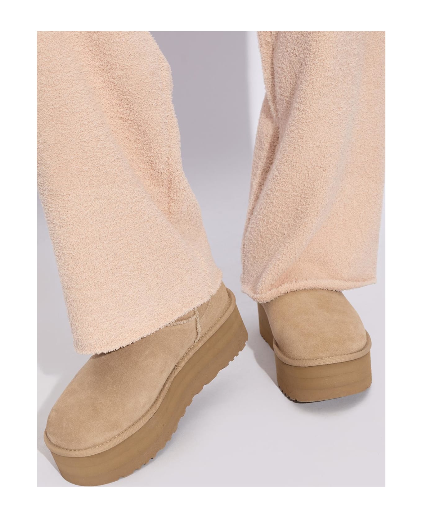 UGG 
classic Ultra Mini Platform
 Snow Boots - NEUTRALS