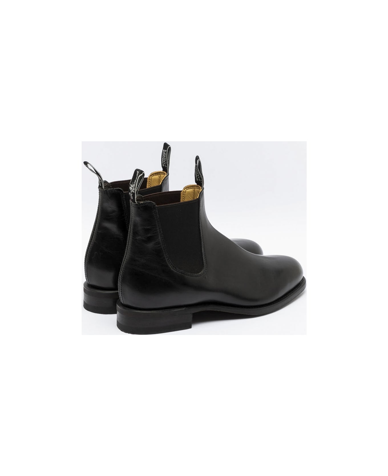 R.M.Williams Comfort Turnout Black Yearling Leather Chelsea Boot - Nero