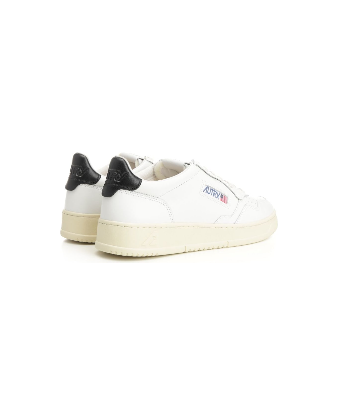 Autry 'medalist Low' Sneaker - White Black