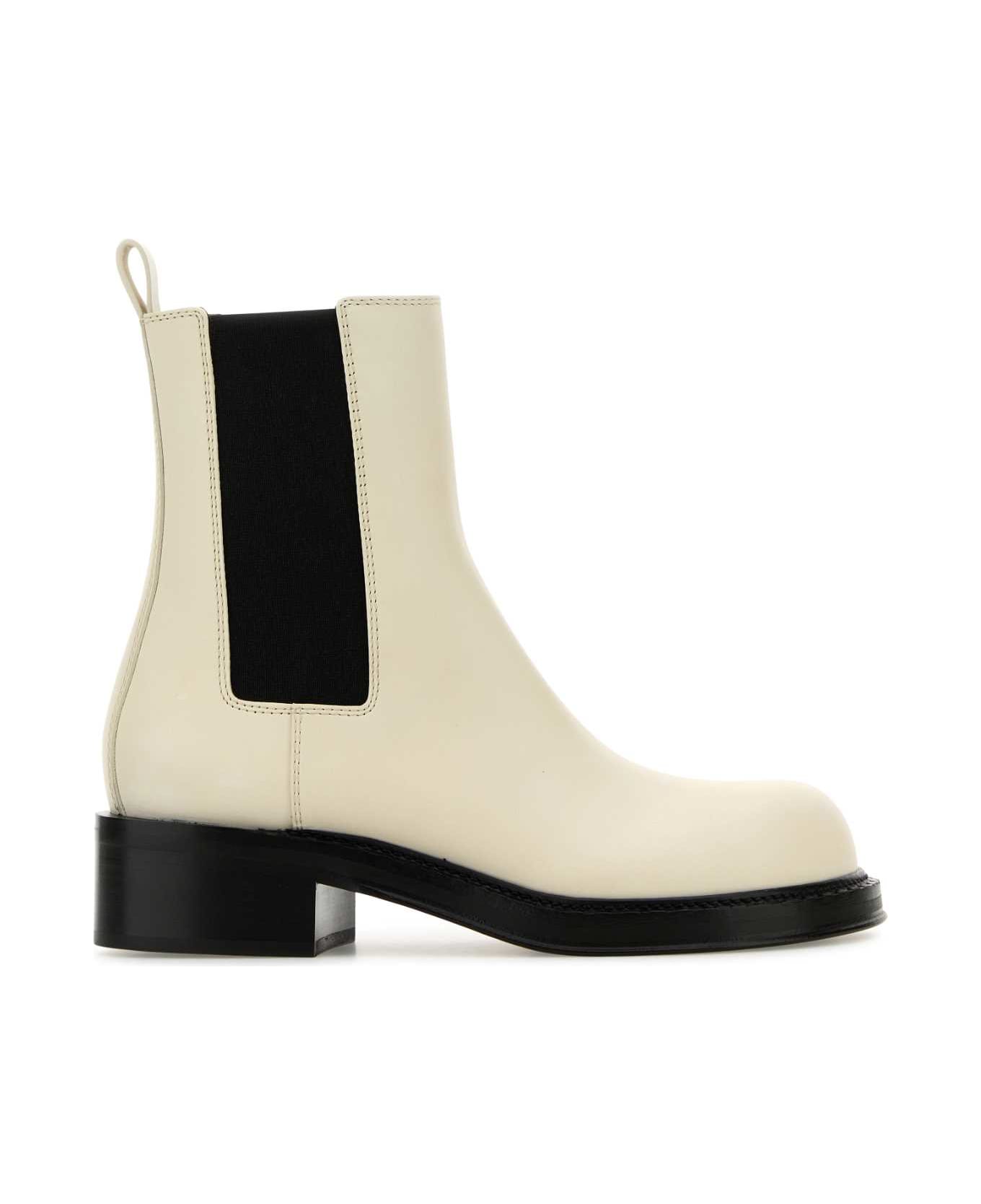 Bottega Veneta Ivory Leather Cliff Ankle Boots - SEASALT