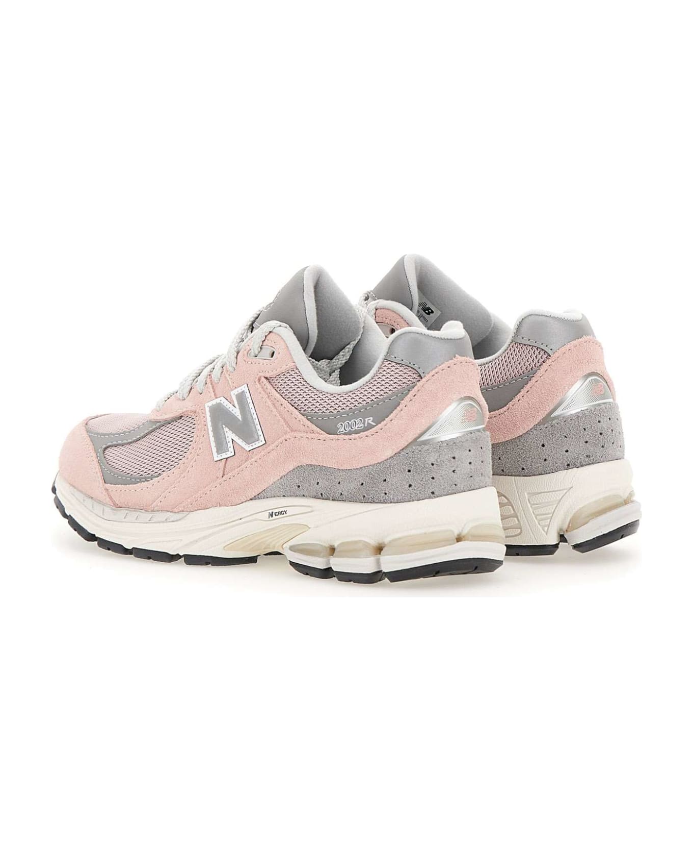 New Balance "m2002" Sneakers - PINK
