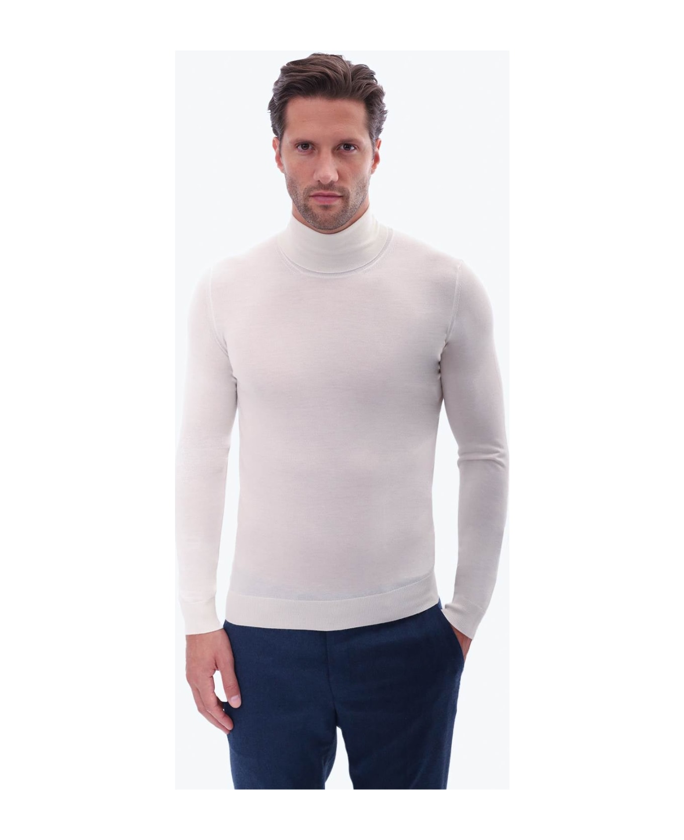 Larusmiani Turtleneck Sweater 'pullman' Sweater - White