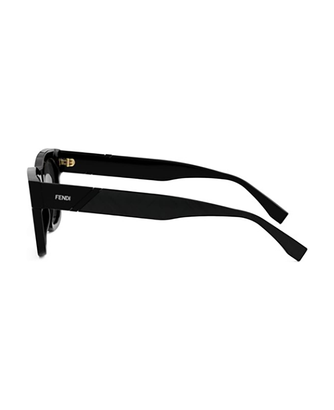Fendi Eyewear FE40132I Sunglasses - A サングラス