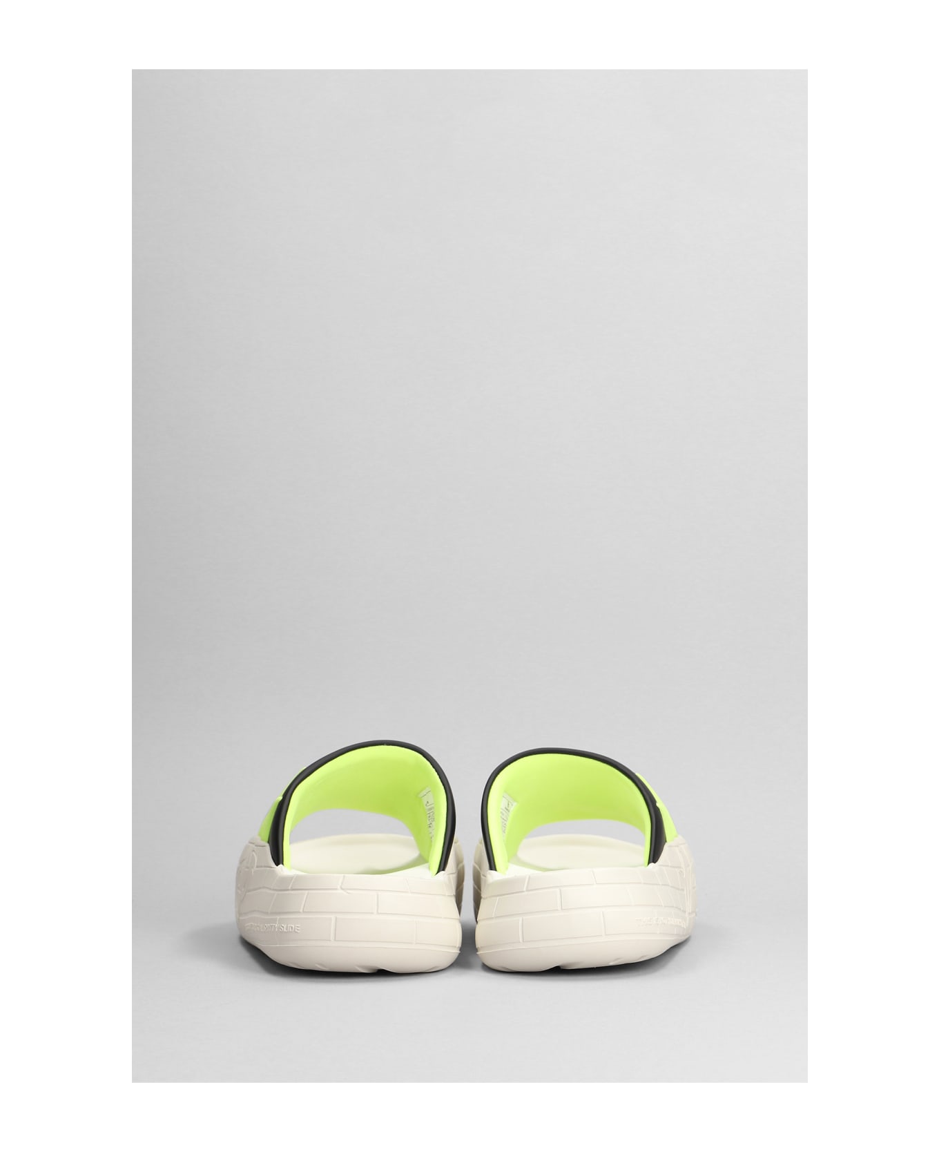 Acupuncture Nyu Slide Flats In Green Rubber/plasic - green その他各種シューズ
