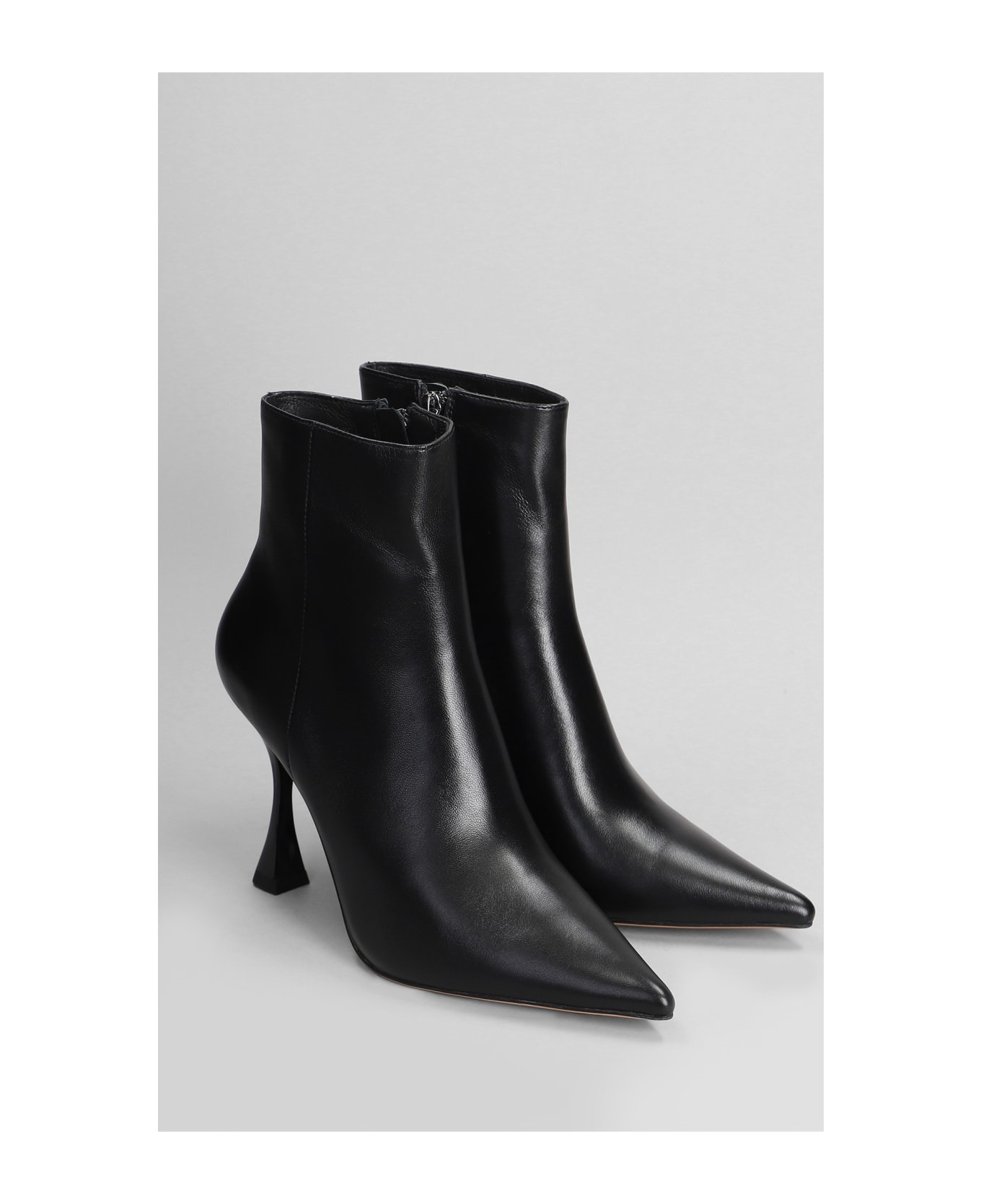 Lola Cruz Jazmine High Heels Ankle Boots In Black Leather - black