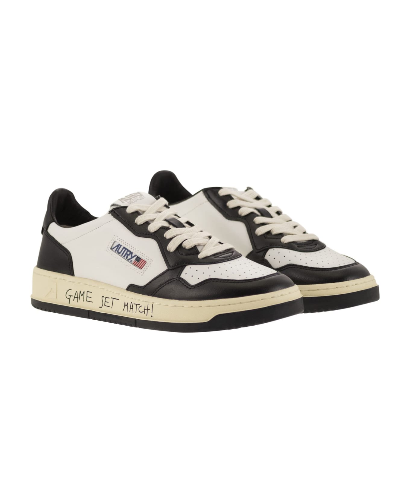 Autry Medalist Low - Leather Trainers With Lettering - White/black