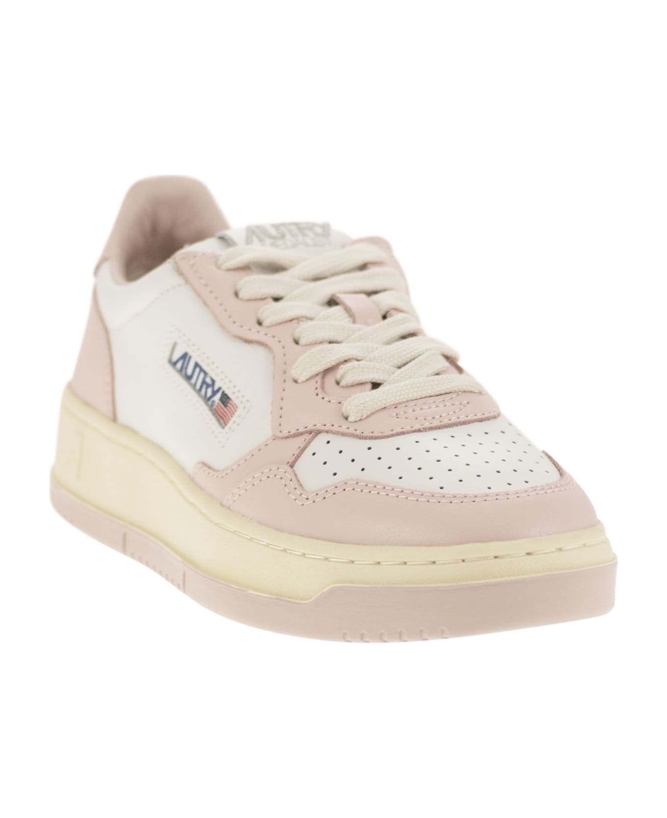 Autry Medalist Low - Two-tone Leather Sneakers - White/pink