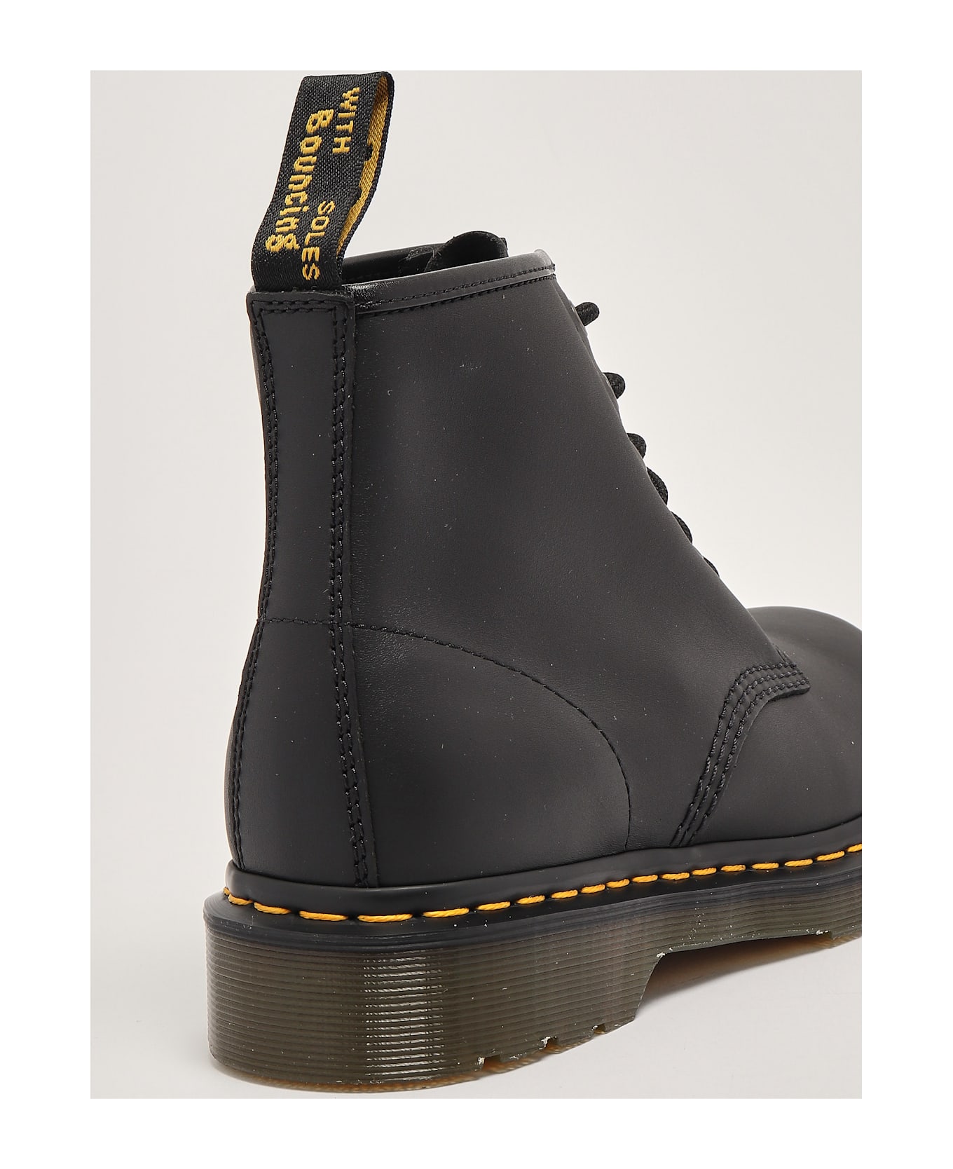 Dr. Martens Stivaletto Stringato In Nappa Boots - NERO