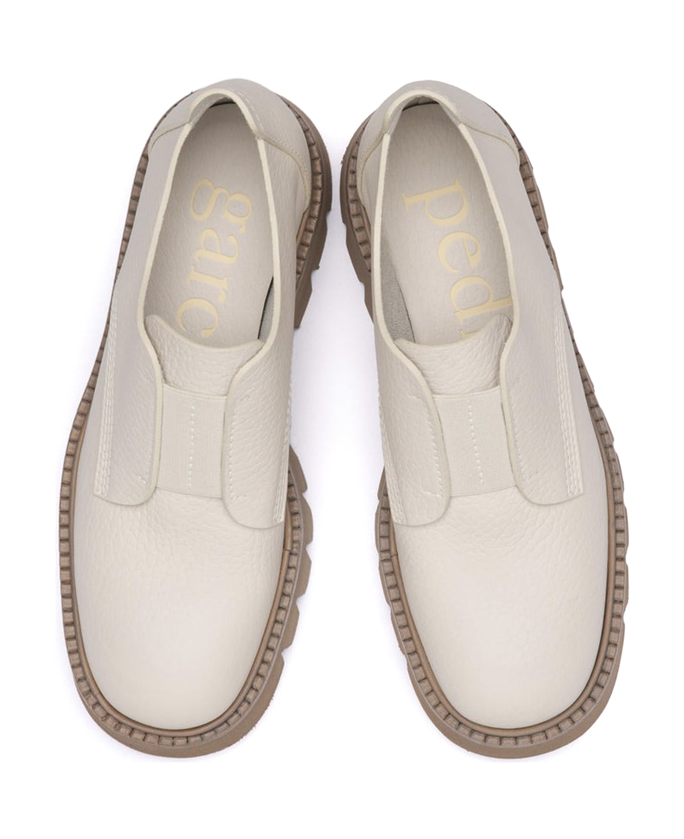 Pedro Garcia Closed Leather Moccasin With Contrasting Sole - Basmati