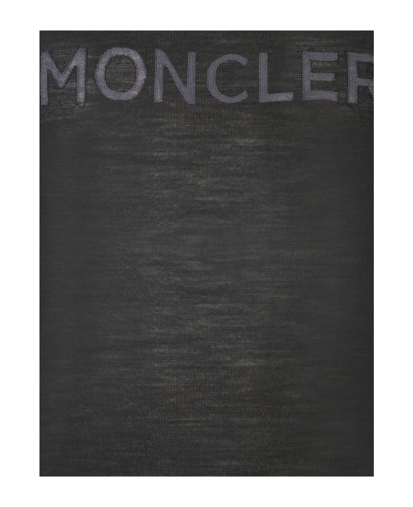 【送料&関税込】Moncler Logo Intarsia Sweater Moncler Logo Intarsia Sweater | italist