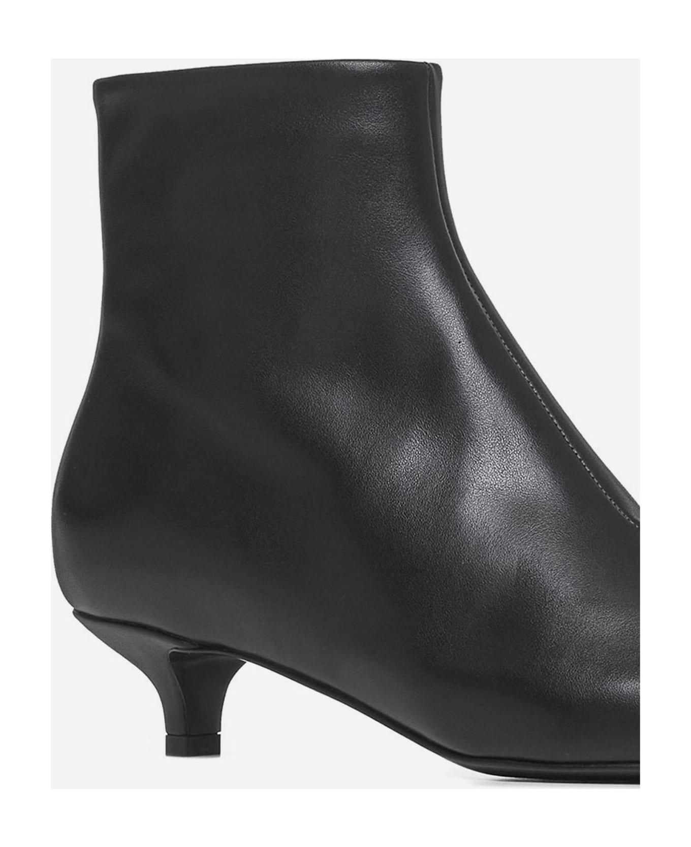 Totême The Slim Leather Ankle Boots - 001 BLACK