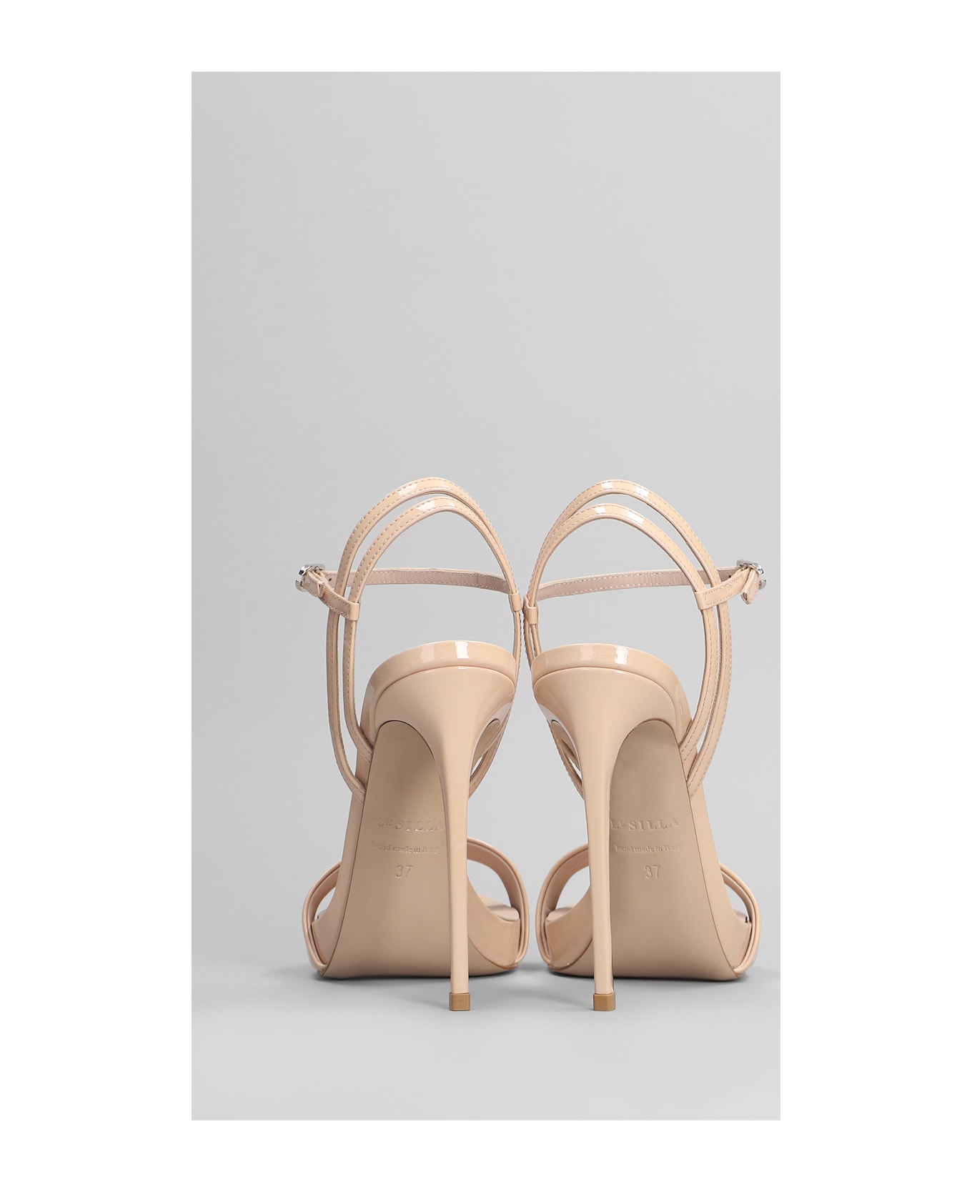 Le Silla Gwen Sandals In Powder Patent Leather - powder