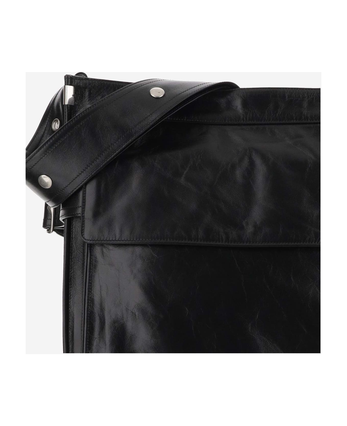 Burberry Medium Leather Trench Tote Bag | italist