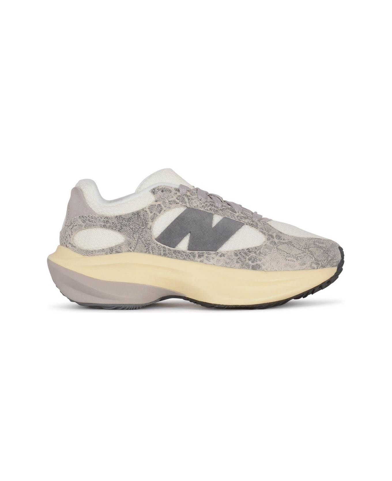 New Balance Logo Patch Sneakers - GREY