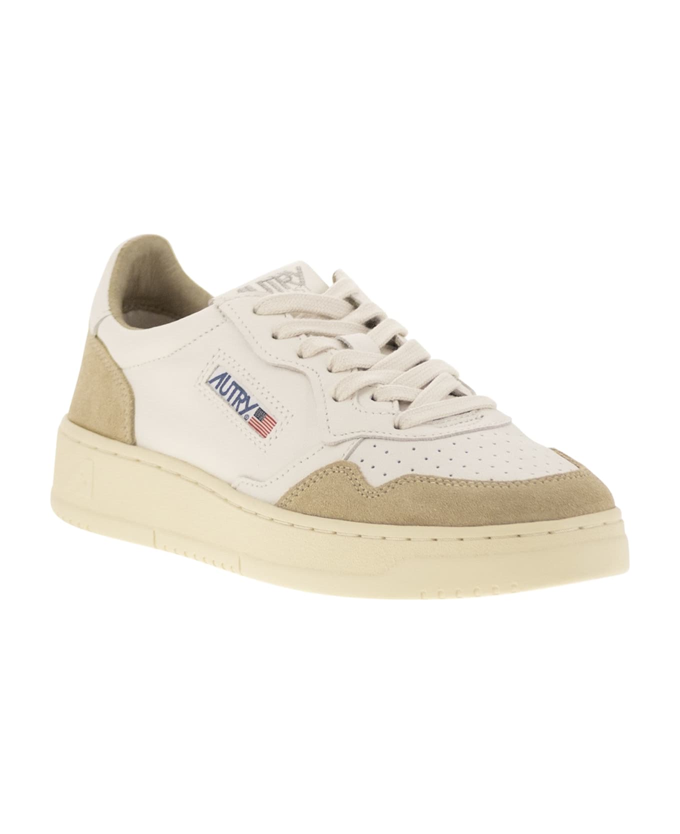 Autry Medalist Low - Two-tone Leather Sneakers - White/beige