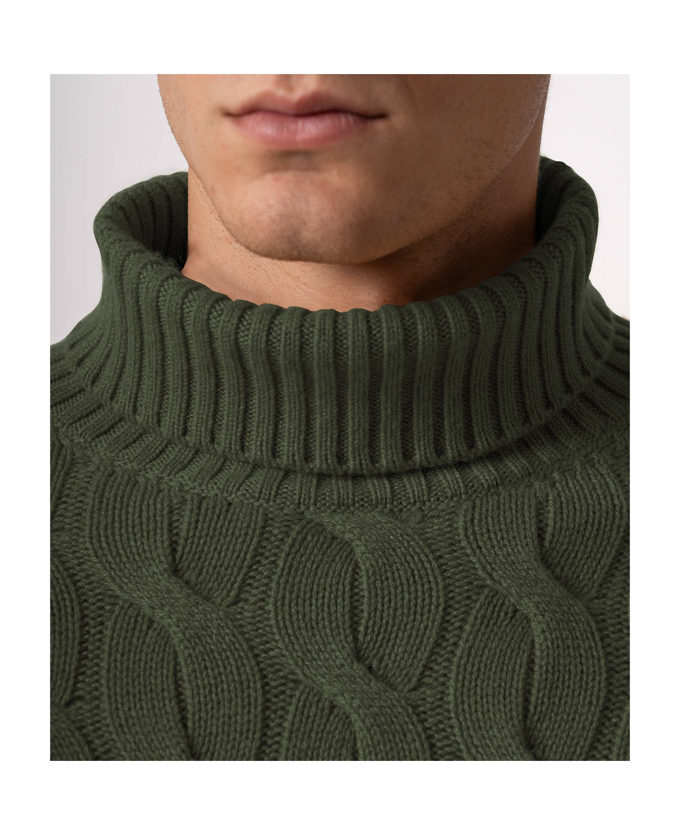 Larusmiani Turtleneck Sweater Col Du Pillon Sweater - Green