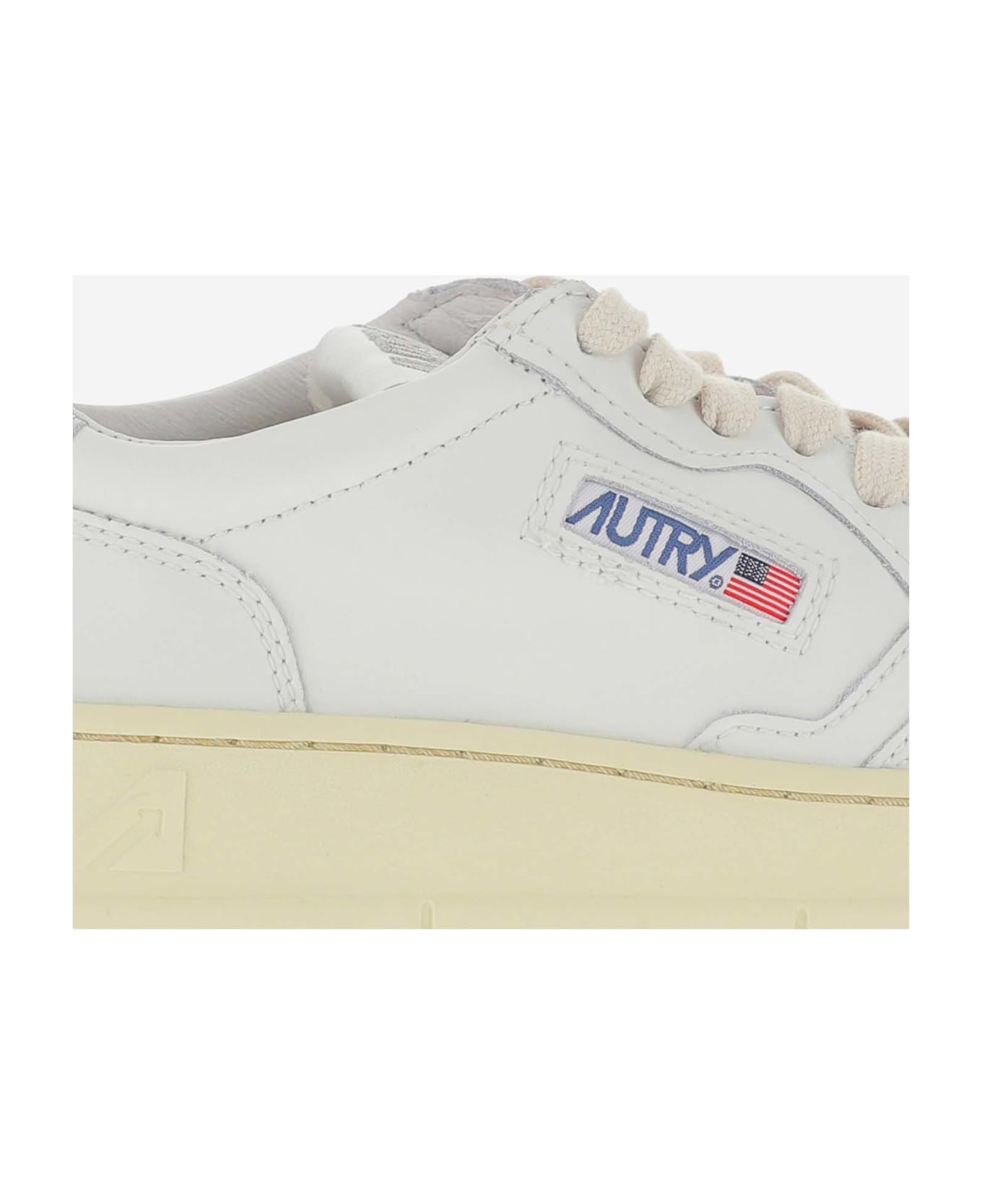 Autry Medalist Low Leather Sneakers - Silver