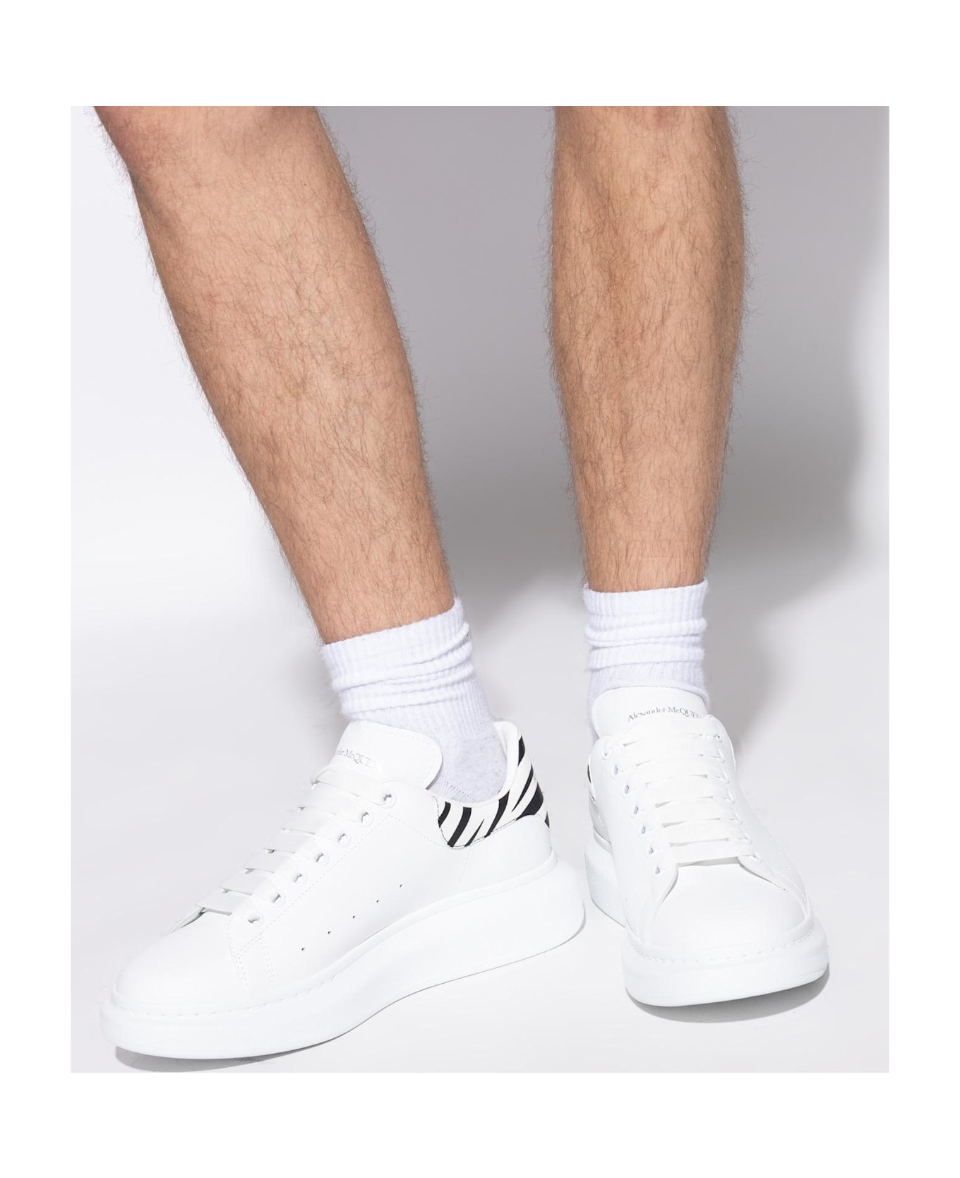 Alexander McQueen Sports Shoes With Logo - WHITE