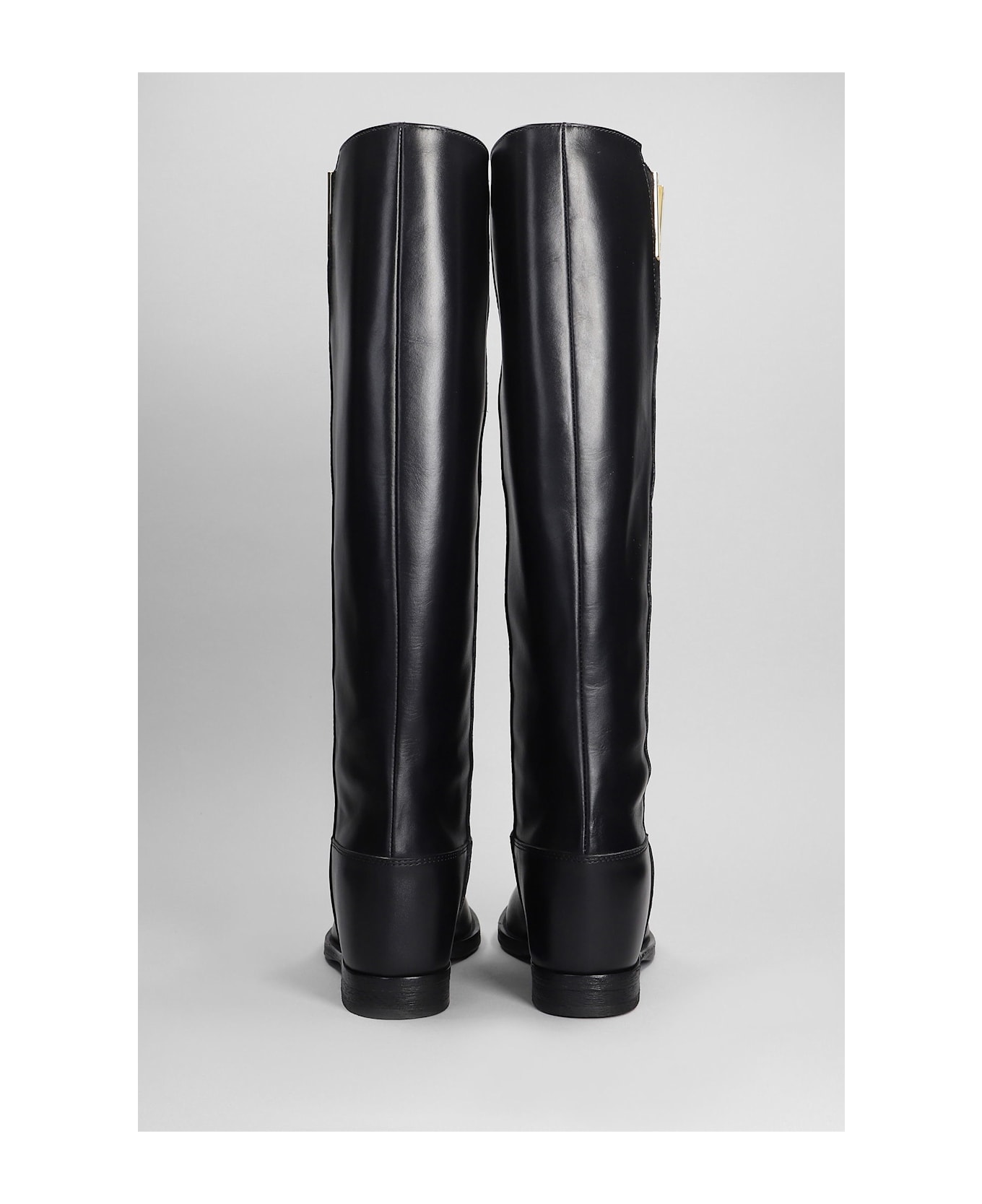 Via Roma 15 In Black Leather - black